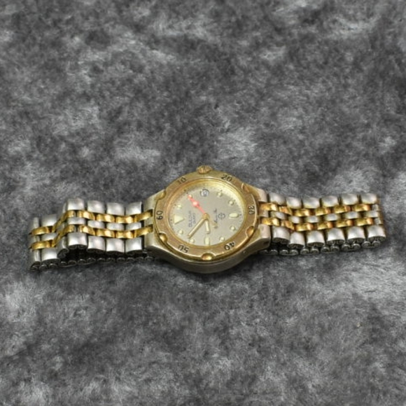 Vintage Two-Tone Bulova Marine Star Watch w/ Calendar - Picture 6 of 13